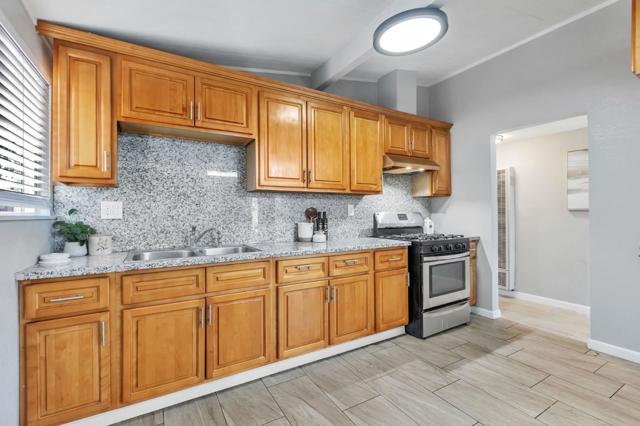 1369 Bal Harbor Way, San Jose CA: https://media.crmls.org/mediaz/c8531d95-dc60-4997-8b94-1557be5ac01b.jpg