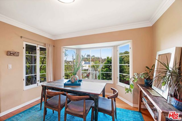 3217 Bennett Drive, Los Angeles CA: https://media.crmls.org/mediaz/c85329a7-5aa1-4d83-be08-d2dd83144340.jpg