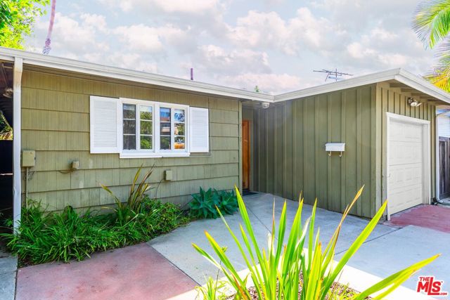 10748 Westminster Avenue, Los Angeles CA: https://media.crmls.org/mediaz/c853e13a-d17b-4115-a93a-7c2c44548f88.jpg