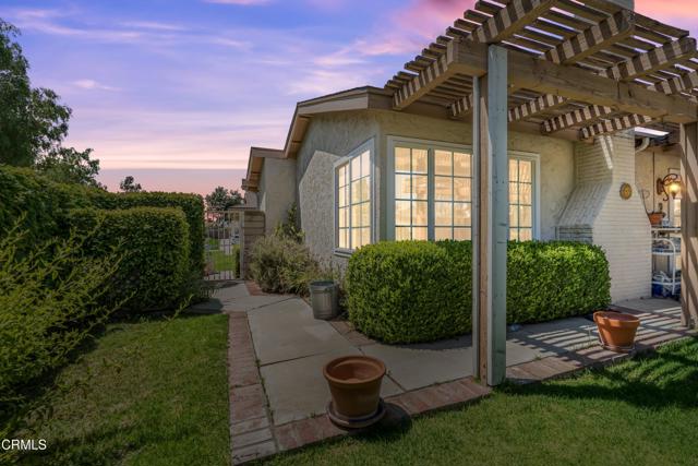 4934 Alta Colina Road, Camarillo CA: https://media.crmls.org/mediaz/c85446b9-53d2-4f7e-b640-dd03f6410349.jpg