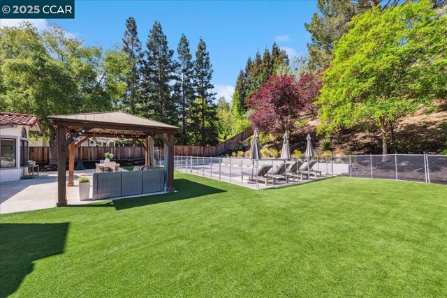 97 Woodranch Cir, Danville CA: https://media.crmls.org/mediaz/c854c06a-c7ee-471a-bf44-6481845faac0.jpg