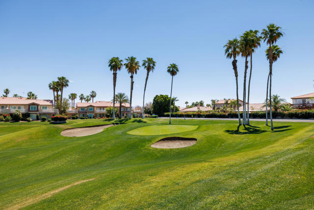 78337 Scarlet Court, La Quinta CA: https://media.crmls.org/mediaz/c85631bd-d2d1-453e-a477-cbf3eceea344.jpg