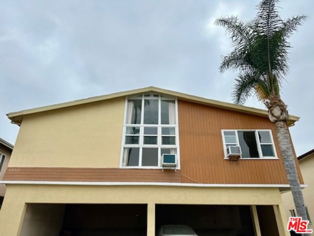 1114 S Sherbourne Drive, Los Angeles CA: https://media.crmls.org/mediaz/c8567d02-15b0-4e21-b847-a0a87d64e6e3.jpg