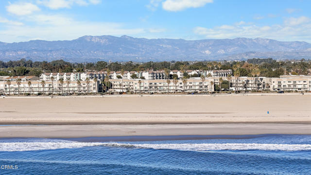 275 E Surfside Drive, Port Hueneme CA: https://media.crmls.org/mediaz/c856fee3-fc96-4562-ae6f-ce2a417022c8.jpg
