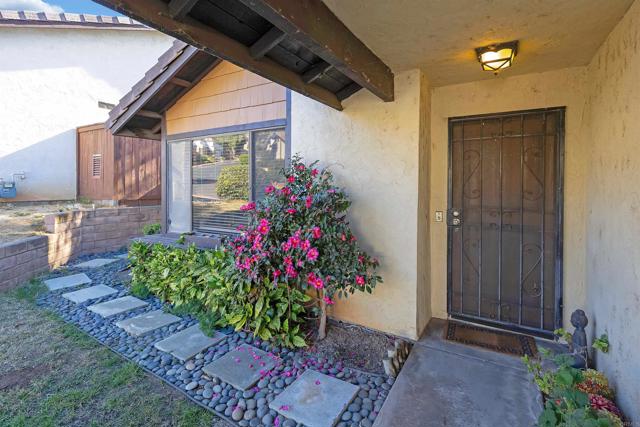 Detail Gallery Image 3 of 37 For 1943 Woodland, Escondido,  CA 92027 - 3 Beds | 2 Baths