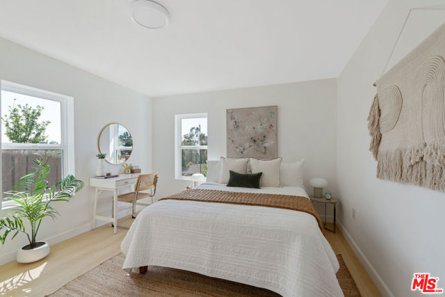 property-img