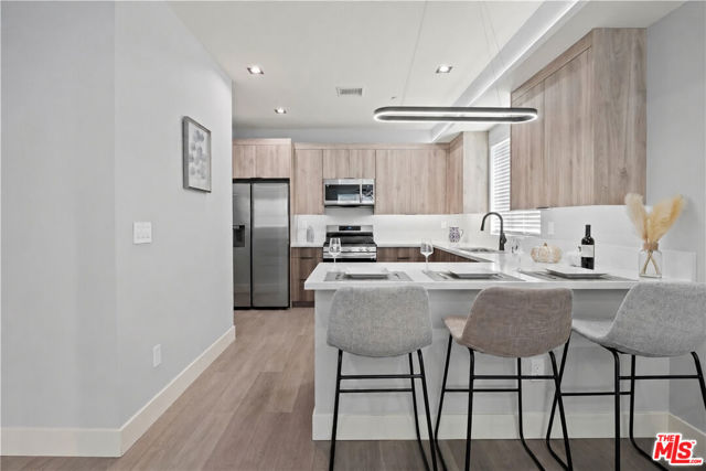 14759 Friar Street, 5 photo 8