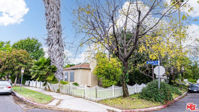 13905 Milbank Street, Sherman Oaks CA: https://media.crmls.org/mediaz/c85b293e-05e8-4d4d-a457-479386f15988.jpg