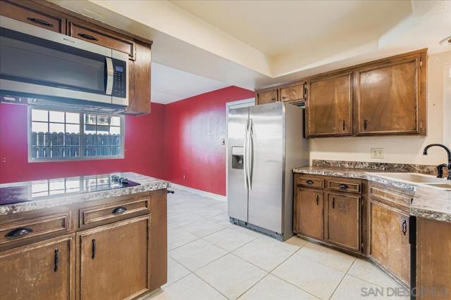 3245 Valley Street, Carlsbad CA: https://media.crmls.org/mediaz/c85b9ad2-539e-4103-ab1d-a118e4636f96.jpg