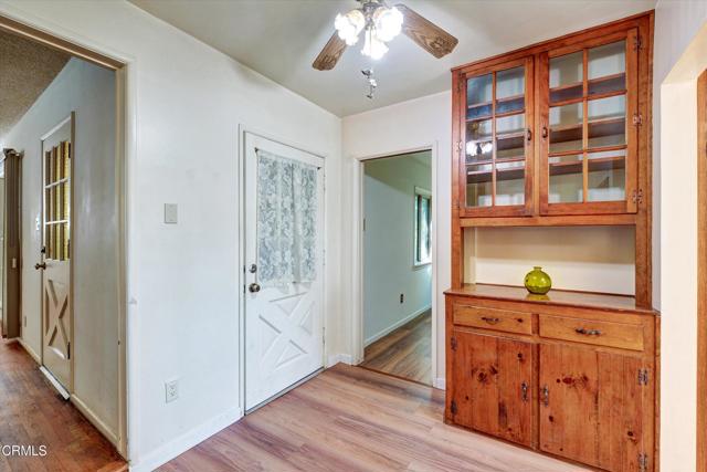 Detail Gallery Image 18 of 49 For 3942 Los Olivos Ln, Glendale,  CA 91214 - 3 Beds | 2 Baths