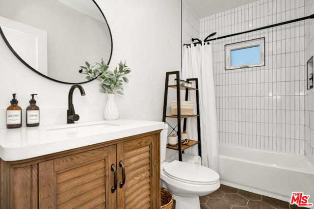 1837 N Brighton Street, Burbank CA: https://media.crmls.org/mediaz/c85c5a44-b49a-47d3-962b-e13ce9b1bfe1.jpg
