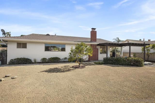16736 Diego, San Diego CA: https://media.crmls.org/mediaz/c85c5b4b-c6b5-4e9c-806e-286825fd9713.jpg