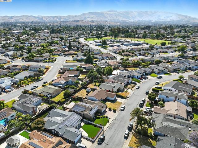 5426 Borgia Rd, Fremont CA: https://media.crmls.org/mediaz/c85c7d24-e822-461b-b80d-06e998fe1e2c.jpg