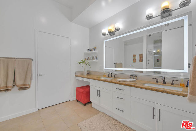 13020 Pacific, Playa Vista CA: https://media.crmls.org/mediaz/c85c9de3-00da-4a4e-8d51-ba0409951823.jpg