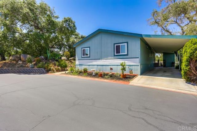 1750 W Citracado Parkway, Escondido CA: https://media.crmls.org/mediaz/c85ca686-4c20-4ee5-a745-e00973dde6f5.jpg