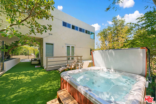 1876 Lookout Road, Malibu CA: https://media.crmls.org/mediaz/c85caf80-004c-45b3-8003-ac1ccaa15949.jpg