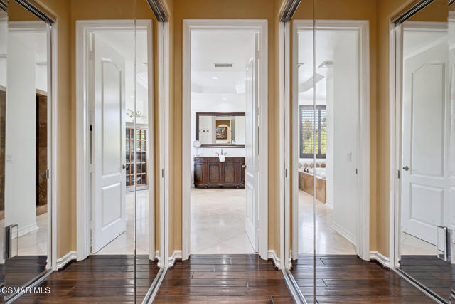 684 Noble Road, Simi Valley CA: https://media.crmls.org/mediaz/c85d0e74-f3d9-4acf-97fe-e9a066d71561.jpg