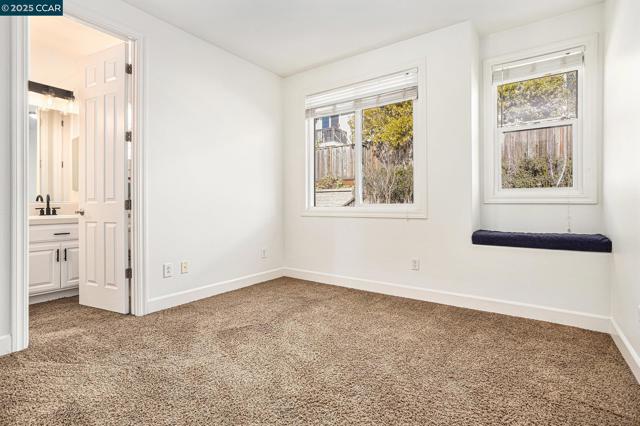 Image 30 of 50 For 203 Seacliff Way