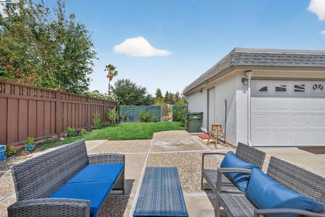 1810 Peary Way, Livermore CA: https://media.crmls.org/mediaz/c85ee15e-ca49-46bd-af72-092aa36b5268.jpg