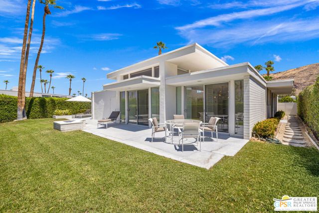 2723 S Kings Road, Palm Springs CA: https://media.crmls.org/mediaz/c85ee6b9-9216-4bc1-9c28-77f5c14d35c5.jpg