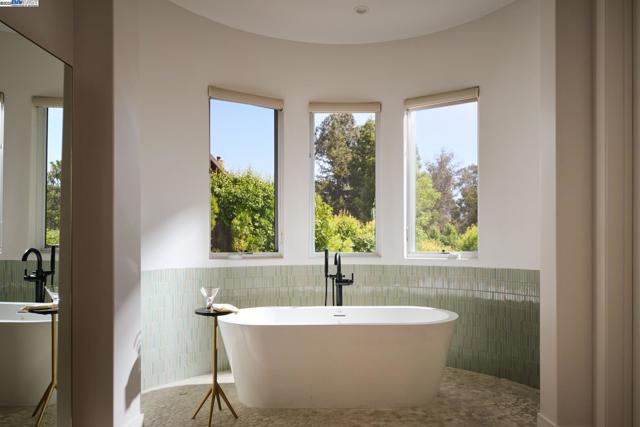 1615 Vinehill Court, Fremont CA: https://media.crmls.org/mediaz/c85f4742-7823-4e01-8ac2-0b64c6e317ab.jpg