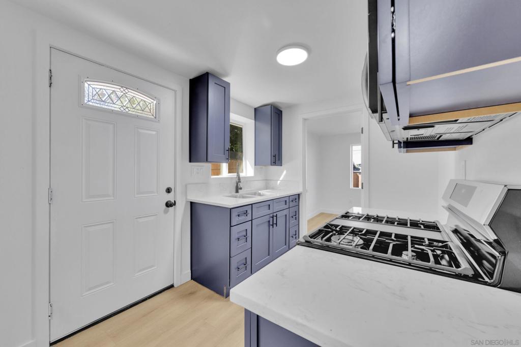 4312 Winona Ave - photo 7