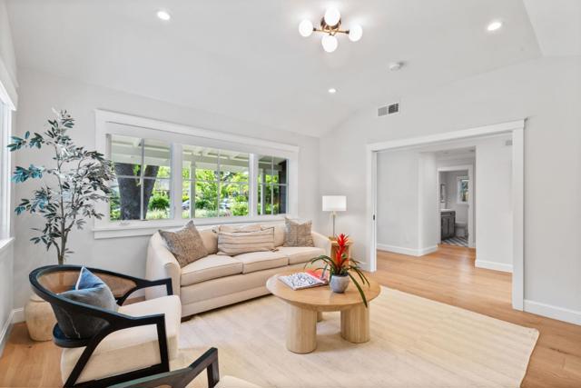 378 Felton Drive, Menlo Park CA: https://media.crmls.org/mediaz/c85f650c-4ea5-483d-8eaf-49dcde833036.jpg