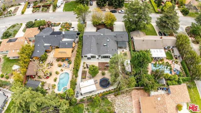 1865 El Monte Drive, Thousand Oaks CA: https://media.crmls.org/mediaz/c85f79f9-4c0f-46db-9d7c-163495053cd7.jpg