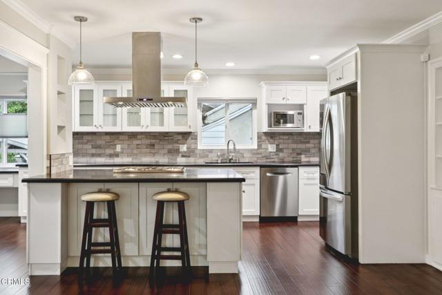 Detail Gallery Image 7 of 31 For 1255 Oak Circle Dr, Glendale,  CA 91208 - 3 Beds | 2 Baths