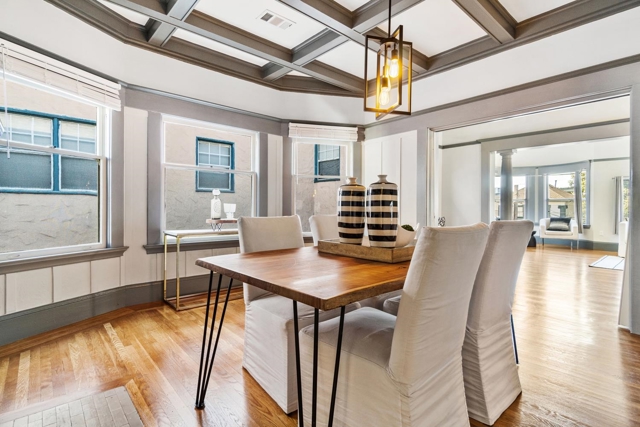 548 37th St, Oakland CA: https://media.crmls.org/mediaz/c860c6da-7c4a-4877-9edc-3346e77c28b1.jpg