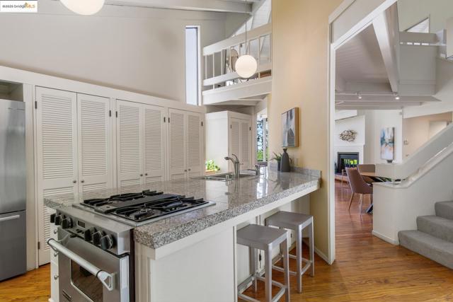 6766 Armour Dr, Oakland CA: https://media.crmls.org/mediaz/c860caac-21ae-49de-8eaa-8565034b2a89.jpg