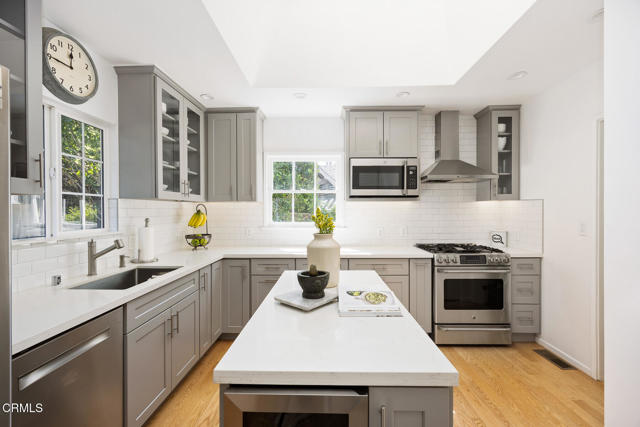 Detail Gallery Image 17 of 63 For 1480 Vista Ln, Pasadena,  CA 91103 - 3 Beds | 2 Baths