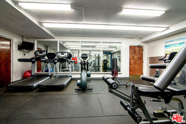 6000 Canterbury Drive, Culver City CA: https://media.crmls.org/mediaz/c8611136-f5b7-4843-878b-51958305a851.jpg