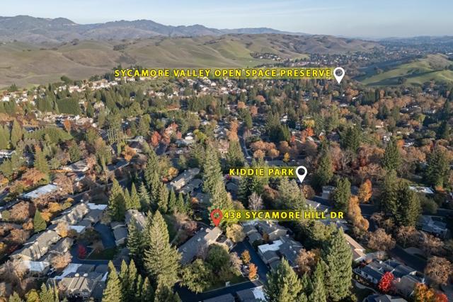 438 Sycamore Hill Drive, Danville CA: https://media.crmls.org/mediaz/c8613b78-9a16-4123-bc78-63168aef409e.jpg