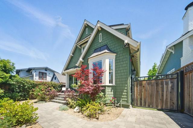 852 Paloma Avenue, Burlingame CA: https://media.crmls.org/mediaz/c86161af-3d8a-4c7b-a934-83e0ea53ee68.jpg