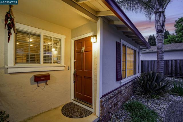 427 Dale Rd, Martinez CA: https://media.crmls.org/mediaz/c861acd2-7145-4c47-99a5-21c7b0b749be.jpg