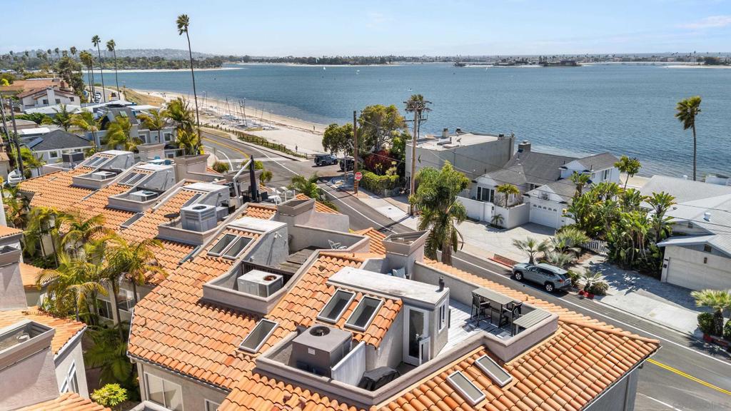 3701 Riviera Dr - photo 2