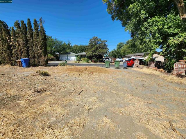 730 Bramhall, Brentwood CA: https://media.crmls.org/mediaz/c8624bd8-f476-44bb-b073-362569485f2f.jpg