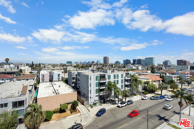 321 Oxford Avenue, Los Angeles, California 90010, 3 Bedrooms Bedrooms, ,2 BathroomsBathrooms,Condominium,For Sale,Oxford,24422259