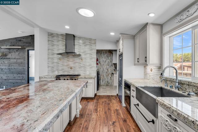 189 Suez Dr, Pacheco CA: https://media.crmls.org/mediaz/c8633cc7-1886-4f2e-a53f-588b8b750e58.jpg