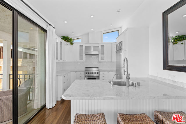 29700 Zuma Bay Way, Malibu CA: https://media.crmls.org/mediaz/c8634b39-81bc-4622-8c5a-3d7c4a894ecb.jpg