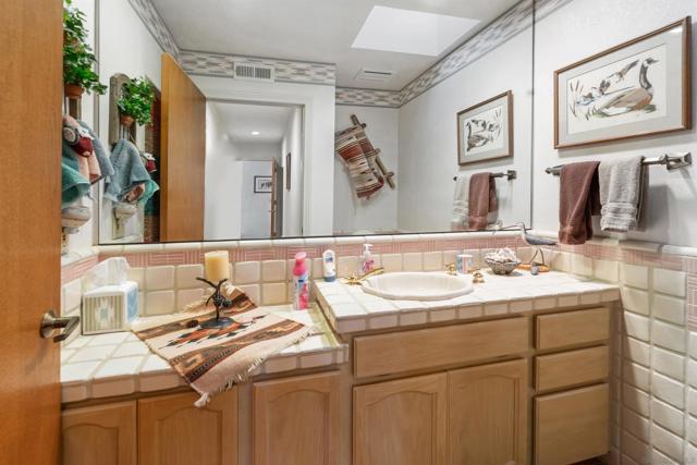 12982 Polvera Ct, San Diego CA: https://media.crmls.org/mediaz/c8636665-7507-4b06-b082-a0760670788a.jpg