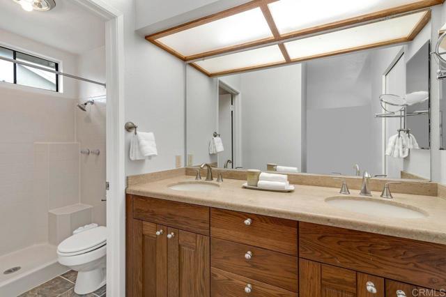 Detail Gallery Image 15 of 42 For 6866 Seaspray Ln, Carlsbad,  CA 92011 - 3 Beds | 2/1 Baths