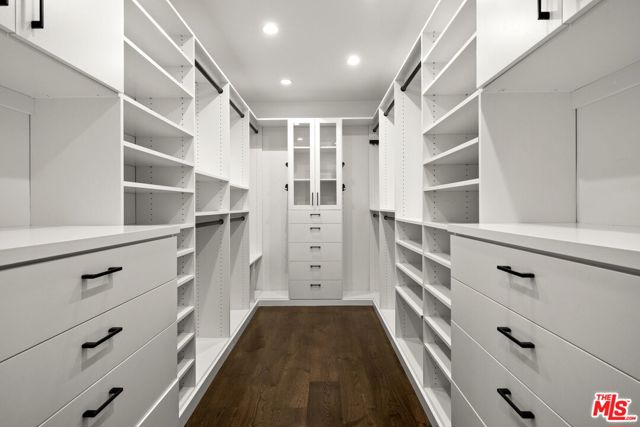 2714 Forrester Drive, Los Angeles CA: https://media.crmls.org/mediaz/c863e04f-e630-49f2-bd2d-98a8c84a31f2.jpg