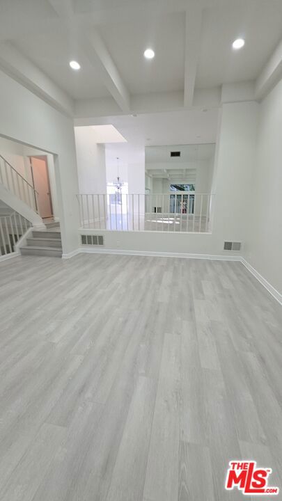 1654 Michael Lane, Pacific Palisades CA: https://media.crmls.org/mediaz/c86475a0-564f-411e-be8a-95c5893ab210.jpg