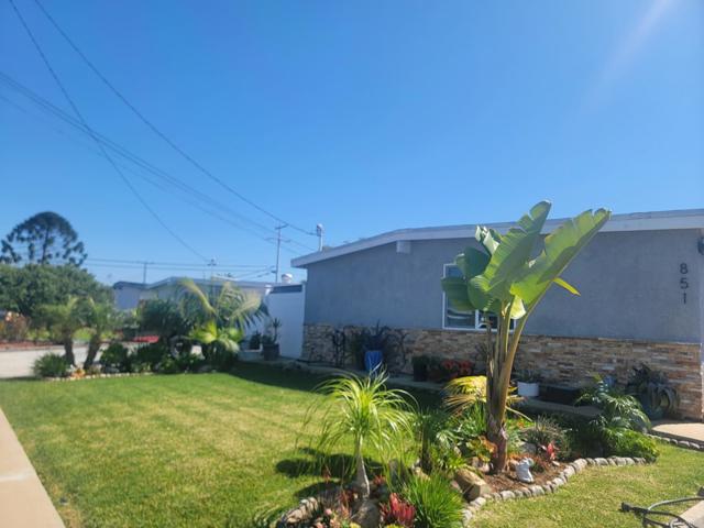 Detail Gallery Image 2 of 10 For 851 Holly Ave, Imperial Beach,  CA 91932 - 3 Beds | 2 Baths