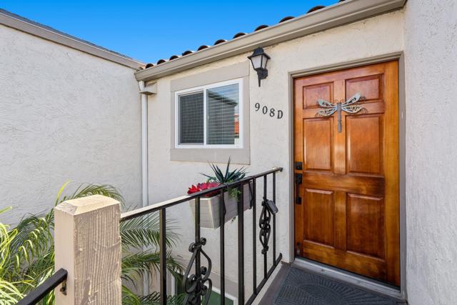 Detail Gallery Image 3 of 23 For 908 Caminito Madrigal #D,  Carlsbad,  CA 92011 - 2 Beds | 1/1 Baths