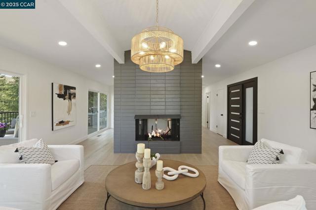 3233 Lucas Circle, Lafayette CA: https://media.crmls.org/mediaz/c8650c49-99c0-4f29-8248-ca83cd4db825.jpg