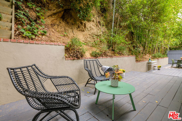 5919 Tuxedo Terrace, Los Angeles CA: https://media.crmls.org/mediaz/c8655991-6148-4337-9cc5-69950b935718.jpg
