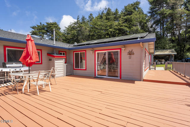 31341 Thomas Lane, Fort Bragg CA: https://media.crmls.org/mediaz/c8659657-96b1-477a-be51-30565ebfd7bd.jpg